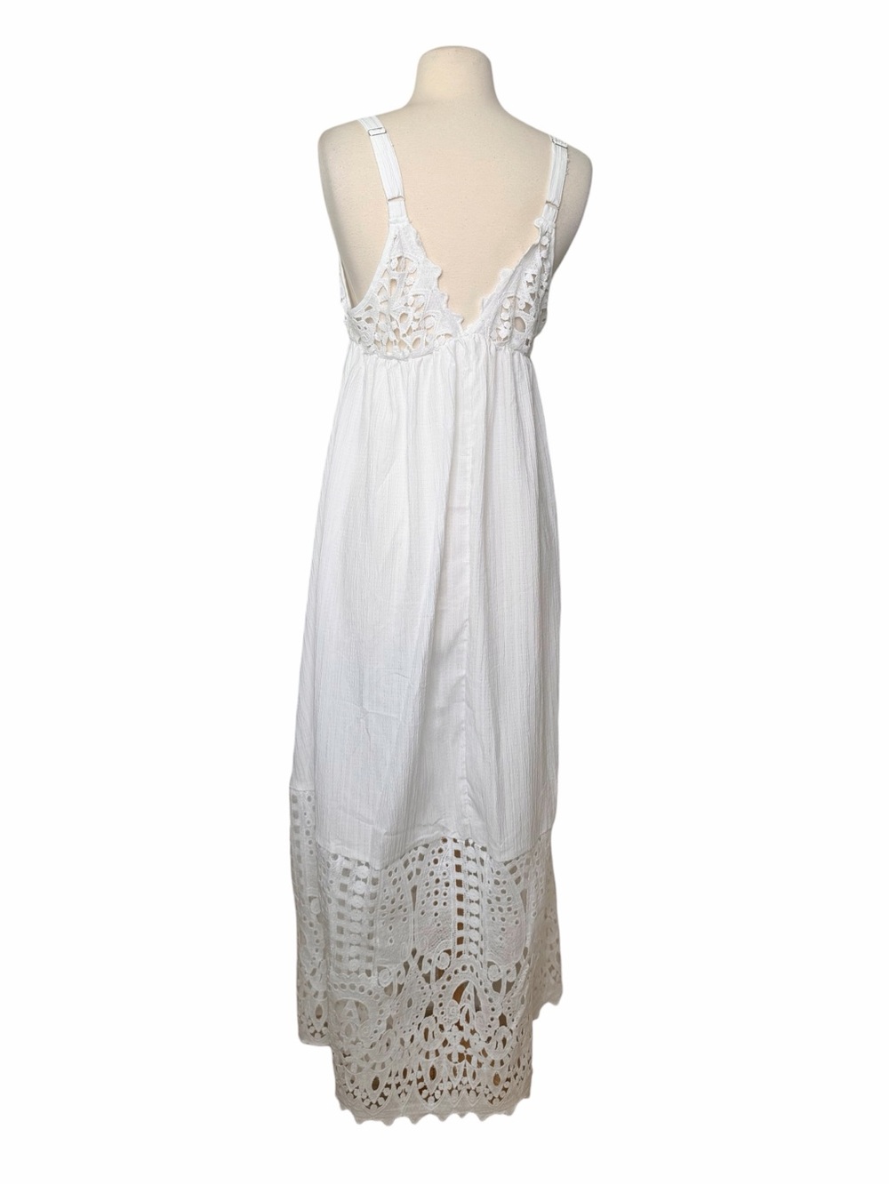 VINTAGE CROCHET WHITE MAXI SHIFT DRESS. - Picture 7 of 8